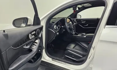 Mercedes-Benz GLC-Class 2019, 97744 км, за 16887.4 USD - фото 10