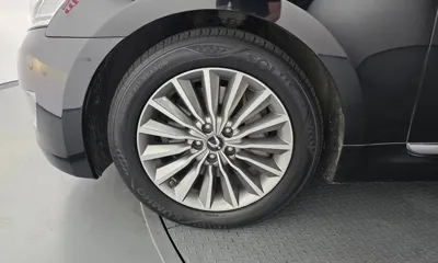Hyundai Equus 2014, 252604 км, за 3315.35 USD