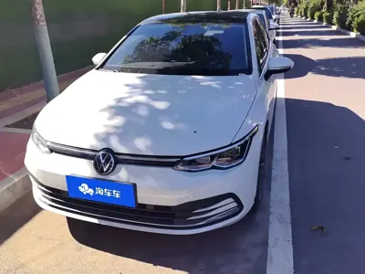 Volkswagen Golf 2024, 9200 км, за 13723 USD