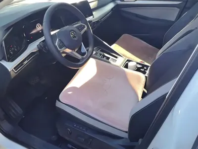 Volkswagen Golf 2024, 9200 км, за 13723 USD - фото 9