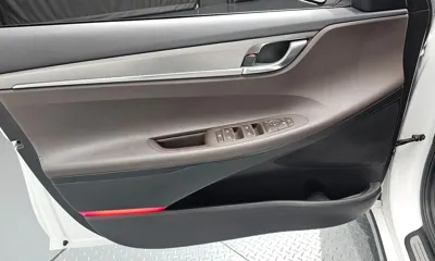 Hyundai Grandeur 2021, 49813 км, за 13418.84 USD - фото 24