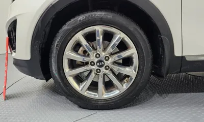 Kia Sorento 2017, 135785 км, за 8325.07 USD
