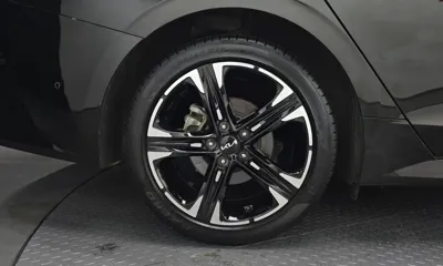 Kia K5 2023, 17147 км, за 18103.73 USD
