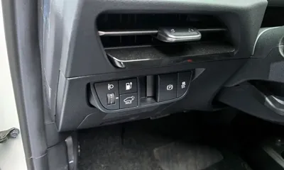 Kia EV6 2025, 20105 км, за 25617.44 USD - фото 16