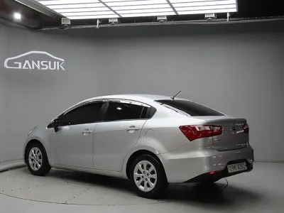 Kia Pride 2015, 57659 км, за 3581.43 USD
