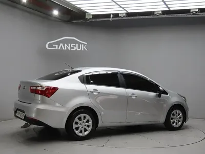 Kia Pride 2015, 57659 км, за 3581.43 USD