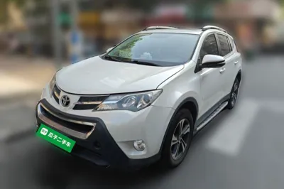 Toyota RAV4 · 2015 год