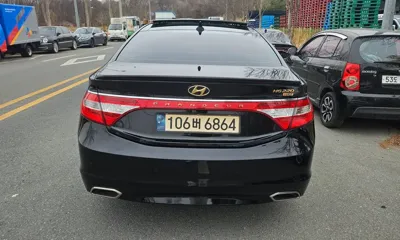 Hyundai Grandeur 2016, 150242 км, за 5185.77 USD