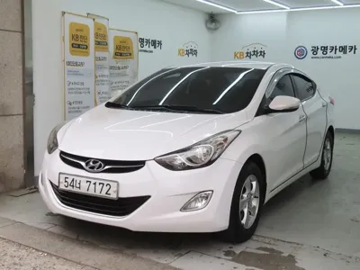 Hyundai Avante · 2013 год