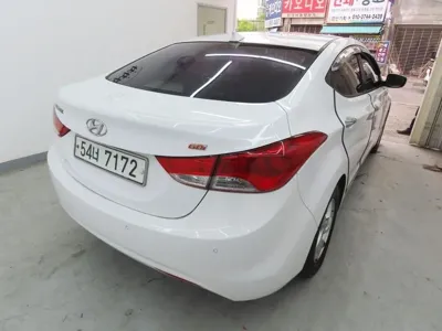 Hyundai Avante 2013, 119040 км, за 2800.02 USD