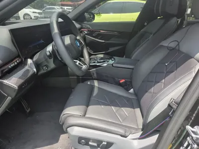 BMW 5-Series 2025, 9291 км, за 58356.31 USD