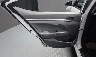 Hyundai Avante 2020, 54957 км, за 9751.02 USD - фото 25