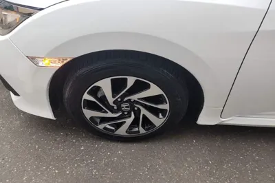 Honda Civic 2016, 66100 км, за 10533 USD - фото 10