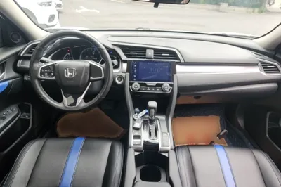 Honda Civic 2016, 66100 км, за 10533 USD - фото 12