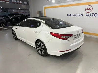 Kia K5 2013, 189545 км, за 2953.92 USD