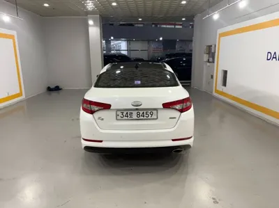 Kia K5 2013, 189545 км, за 2953.92 USD