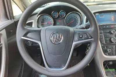 Buick GT 2014, 47000 км, за 5675 USD - фото 9