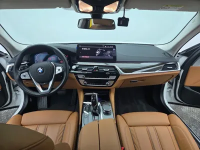 BMW 5-Series 2023, 50624 км, за 23135.92 USD - фото 7