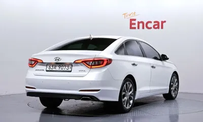 Hyundai Sonata 2015, 115355 км, за 5445.35 USD
