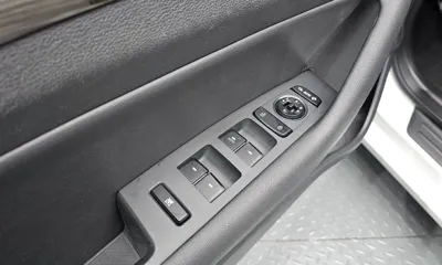 Hyundai Sonata 2015, 115355 км, за 5445.35 USD - фото 12