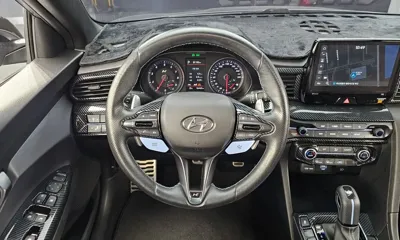 Hyundai Veloster 2021, 56468 км, за 13615.64 USD - фото 13