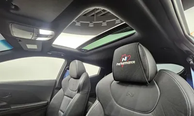 Hyundai Veloster 2021, 56468 км, за 13615.64 USD - фото 19