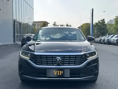 Volkswagen Passat 2023, 35000 км, за 12212.83 USD