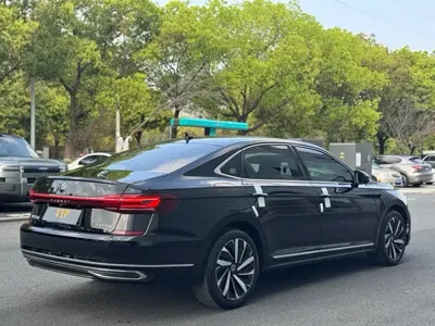 Volkswagen Passat 2023, 35000 км, за 12247.41 USD - фото 8