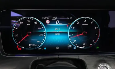 Mercedes-Benz E-Class 2023, 34291 км, за 27701.2 USD - фото 8