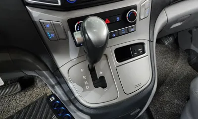 Hyundai Starex 2018, 139805 км, за 8139.61 USD - фото 9