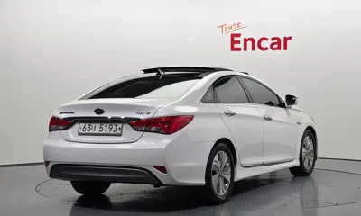 Hyundai Sonata 2014, 184987 км, за 6487.68 USD