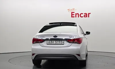 Hyundai Sonata 2014, 184987 км, за 6487.68 USD