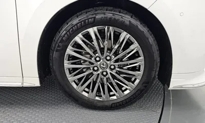 Lexus LM 2025, 7802 км, за 131364.9 USD