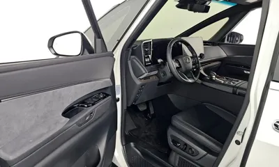 Lexus LM 2025, 7802 км, за 131364.9 USD - фото 12