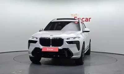 BMW X7 2025, 7210 км, за 89709.39 USD - фото 3
