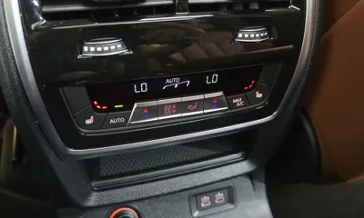 BMW X7 2025, 7210 км, за 89709.39 USD - фото 30