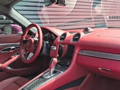 Porsche 718 2024, 2300 км, за 71805.55 USD