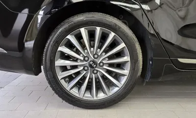 Kia K7 2016, 158087 км, за 5399.43 USD