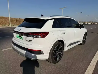 Audi Q4 e-tron 2024, 23000 км, за 17215.68 USD