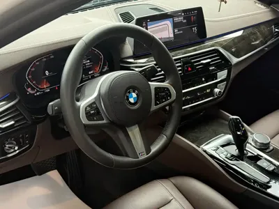 BMW 5 Series 2020, 90000 км, за 20598.49 USD - фото 9