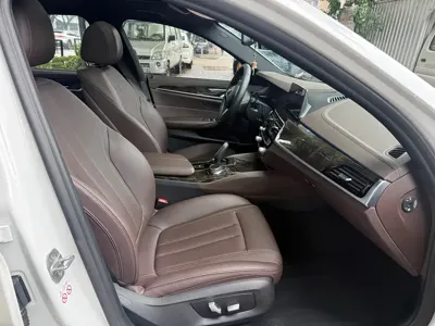 BMW 5 Series 2020, 90000 км, за 20598.49 USD - фото 16