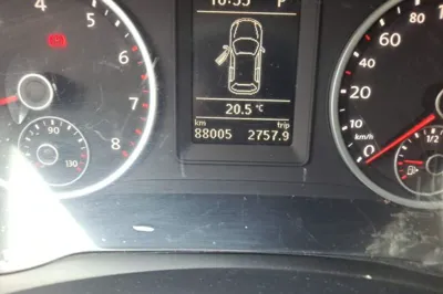 Volkswagen Tiguan 2016, 88000 км, за 7936 USD - фото 9