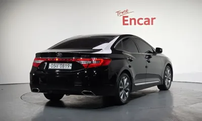 Hyundai Grandeur 2016, 92172 км, за 6953.64 USD