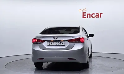 Hyundai Avante 2013, 182690 км, за 2561.74 USD