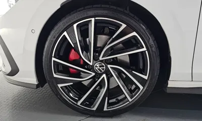 Volkswagen Golf 2024, 8763 км, за 24429.98 USD