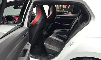 Volkswagen Golf 2024, 8763 км, за 24429.98 USD - фото 12