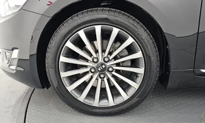 Kia K7 2013, 136902 км, за 4532.32 USD