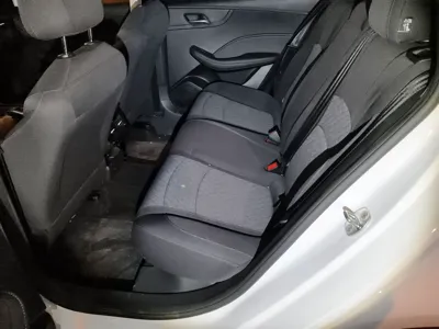 Roewe i5 2026, 600 км, за 6332 USD - фото 18