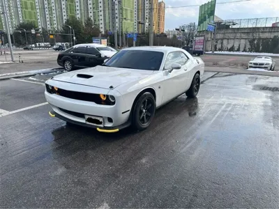 Dodge Challenger 2017, 121000 км, за 29473.55 USD