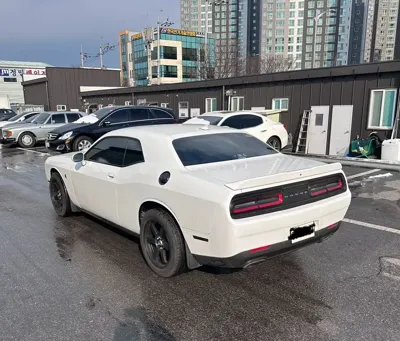 Dodge Challenger 2017, 121000 км, за 29473.55 USD